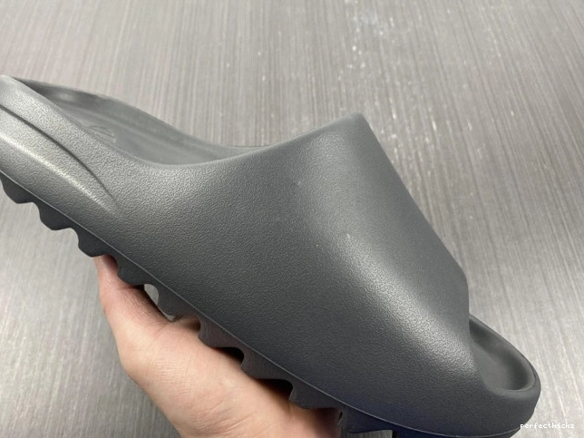 Yeezy Onyx Adidas HQ6448 Slide 0729